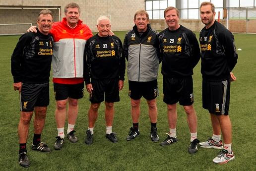 对手整场都被他点名单打（对手整场遭他点名单吃）