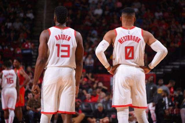 乌尔赖希：还没考虑赛季结束是否退役，明年与俱乐部共同决定（乌尔赖希：赛季后是否退役尚未考虑，明年将与俱乐部共同决定）