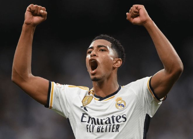 每周电子厂：安东尼倒钩爆头染红，澳超赛场惊现断子绝孙脚（每周电子厂：安东尼倒钩击中头部被红牌罚下，澳超赛场上演断子绝孙式恶铲）