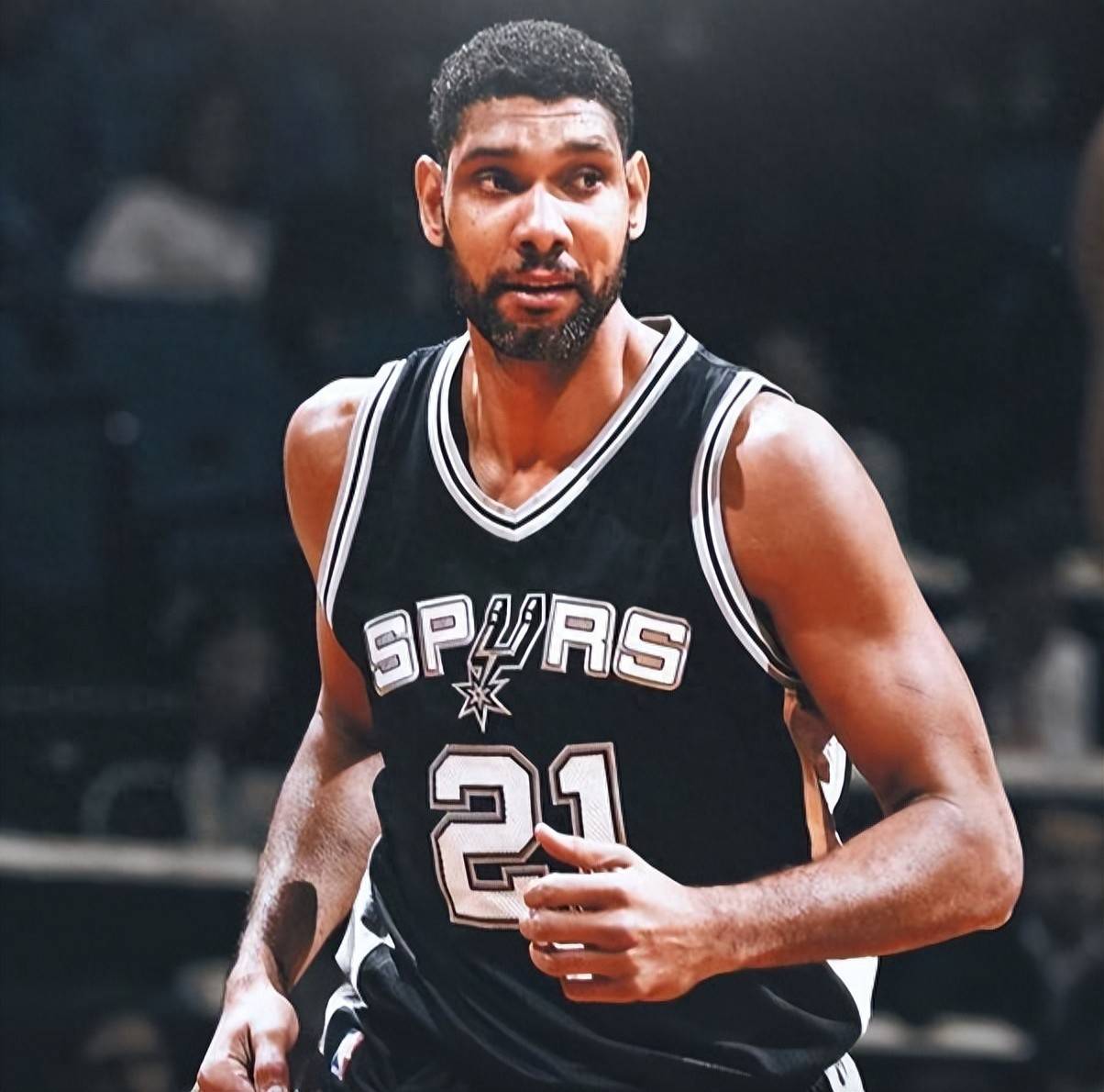 篮球中的“假动作心理学”（篮球假动作的心理学解读）