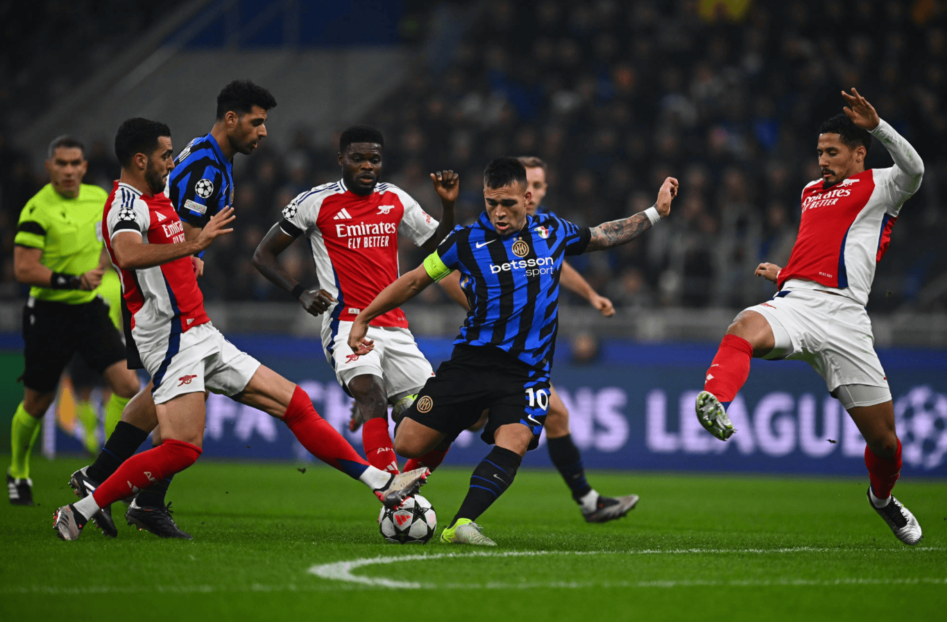 最疯狂的补时，足球的魅力都在这（补时最燃时刻，尽显足球魅力）