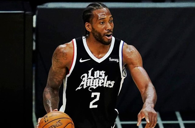 周日西甲裁判：胡安-马丁内斯执法皇马，阿尔韦罗拉执法巴萨（周日西甲裁判安排：胡安-马丁内斯吹罚皇马，阿尔韦罗拉吹罚巴萨）